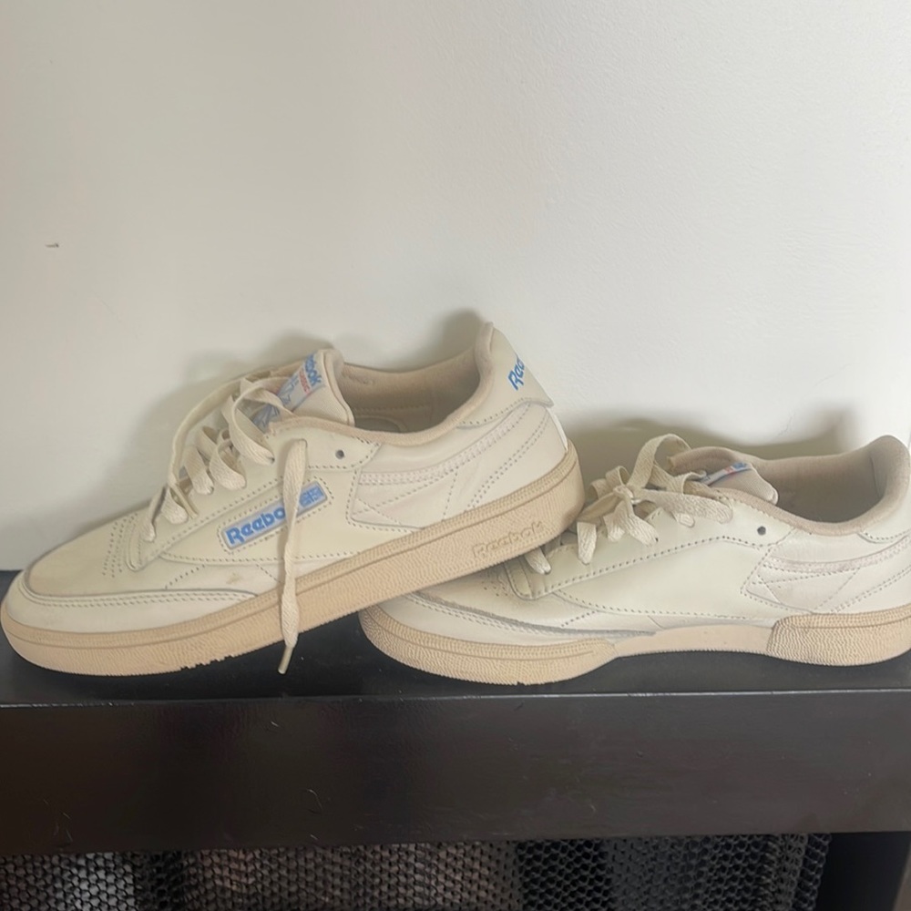 Womens /mens classic shoe off white color